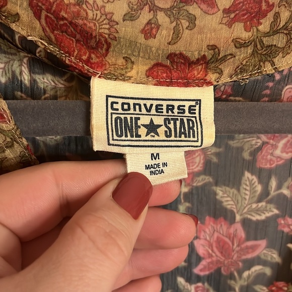 Converse One Star Floral Blouse with Belt and Buttons Medium - Picture 4 of 6